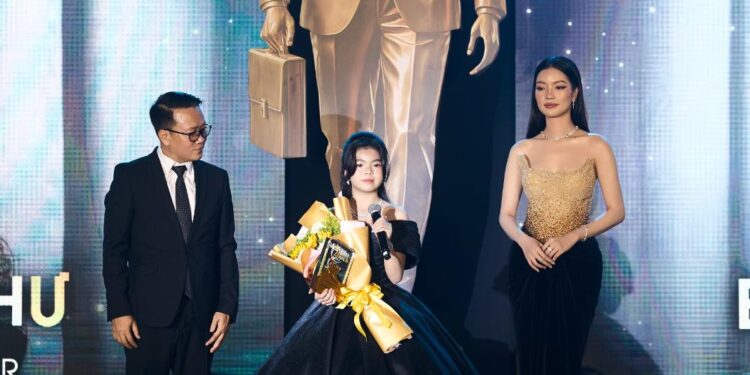 Emily Huỳnh Thanh Như – Mẫu nhí nhỏ tuổi nhất được vinh danh “Tài năng trẻ xuất sắc của năm”