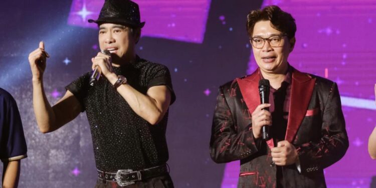 Ngọc Sơn, Duy Mạnh “cháy” hết mình đến 3 giờ sáng với khán giả Trịnh Xá