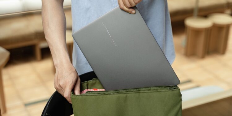 ASUS ra mắt Vivobook S14/S16 mỏng nhẹ với chip Intel® Core™ H-series, thời lượng pin lâu tới 20 giờ