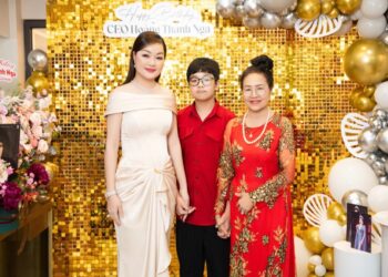 Hoa hậu Hoàng Thanh Nga hạnh phúc khi đón sinh nhật tại nhà riêng mới tậu