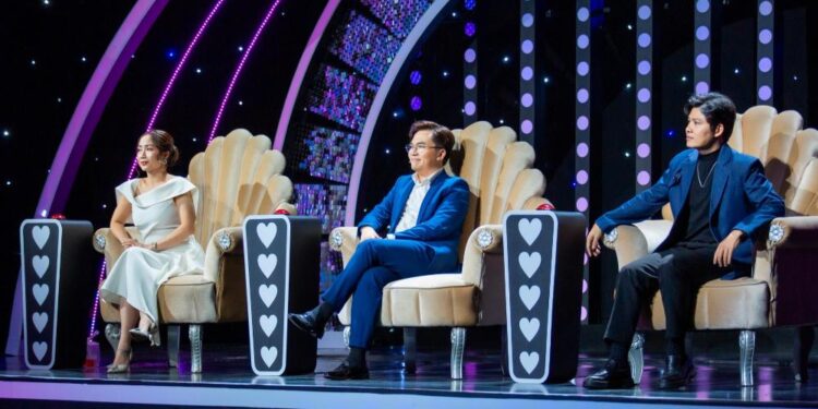 Hóa thân thành Mạnh Quỳnh, thí sinh Đăng Nguyên ngẫu hứng ca vọng cổ, được NSƯT Đại Nghĩa đích thân “thị phạm”