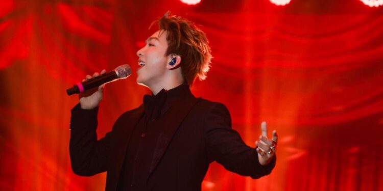 Dấu ấn Tăng Phúc tại Fan Meeting đầu tiên: Đề cao tính sáng tạo, gây bất ngờ cho fans Việt