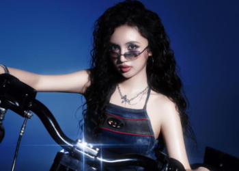    LEXXY tung poster “Bật đèn xanh” khiến khán giả chờ đợi màn “chào sân” hoành tráng