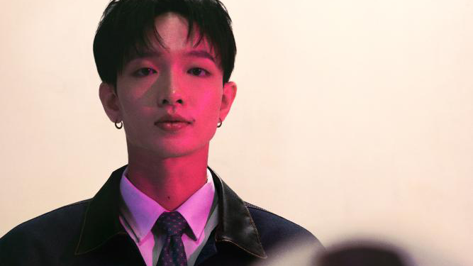 Hoàng Dũng và Vũ. – 2 “hoàng tử tình ca” cùng đứng chung sân khấu Xoay Tròn khiến khán giả hào hứng