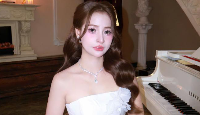  Chia tay mối tình 10 năm, Ngọc Moon sáng tác bản ballad buồn