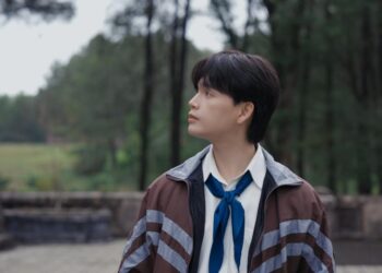 Nguyễn Trần Trung Quân – Denis Đặng gây sốt với teaser xuyên không, ngoại hình học sinh gây ngỡ ngàng