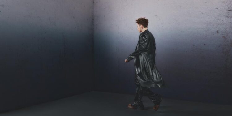 B Ray trình làng 11 track trong Album “Cho Bảo”, hành trình “cho đi tất cả để lấy lại chính mình” 