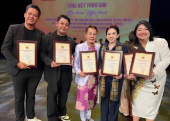 Sân khấu Nghệ thuật Trương Hùng Minh thắng lớn với “Cuộc đoàn tụ cảm xúc”