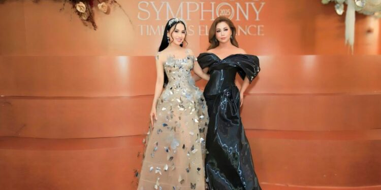 ‘Ca Sĩ Tỉ Phú’ Hà Phương hóa công chúa, sánh bước cùng em gái Minh Tuyết tại Fashion Show của Chung Thanh Phong