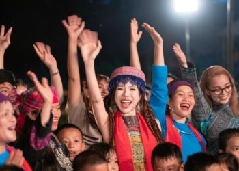 Không chỉ viết nhạc sôi động, Trang Pháp lay động khán giả với Mãi Là Người Việt Nam