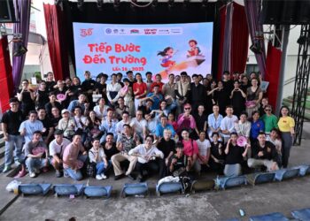 Nhiều nghệ sĩ ‘Tiếp bước đến trường’cho trẻ em bị ảnh hưởng bởi HIV/AIDS