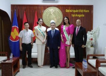 Thanh Thủy thăm Đại sứ quán Việt Nam, Bộ Ngoại giao Angola và làng Việt Nam trong chuyến công du Angola