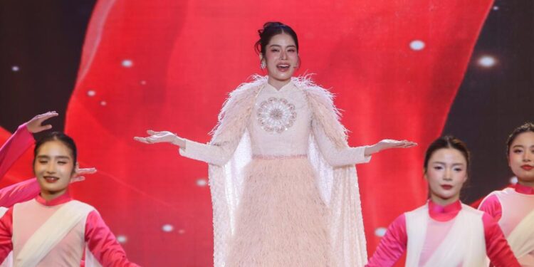 Danh ca Phương Dung góp ý thẳng thắn, mong Nam Anh trau dồi kỹ thuật thanh nhạc