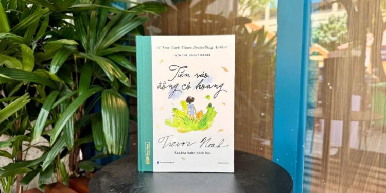 Tiến vào đồng cỏ hoang