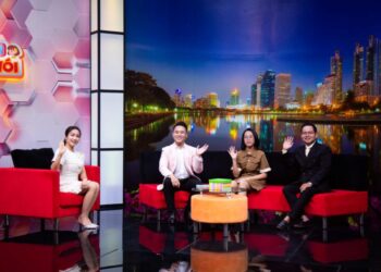 Mẹ có chồng mới, cô bé 13 tuổi chỉ gặp được mẹ vào cuối tuần