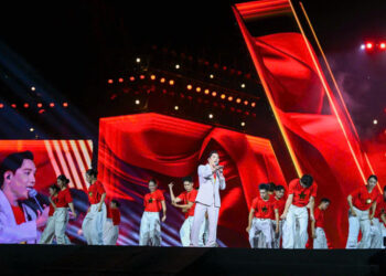 Minh Beta: “Cả đời cặm cụi làm doanh nhân… nhưng hạnh phúc nhất là được hát cho Tổ quốc”