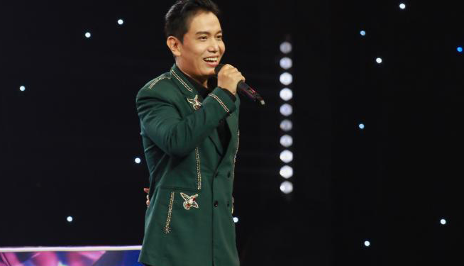Hùng Tiến bứt phá ngoạn mục, chinh phục “Anh Ba” Ngọc Sơn trên sân khấu “Người hát tình ca”