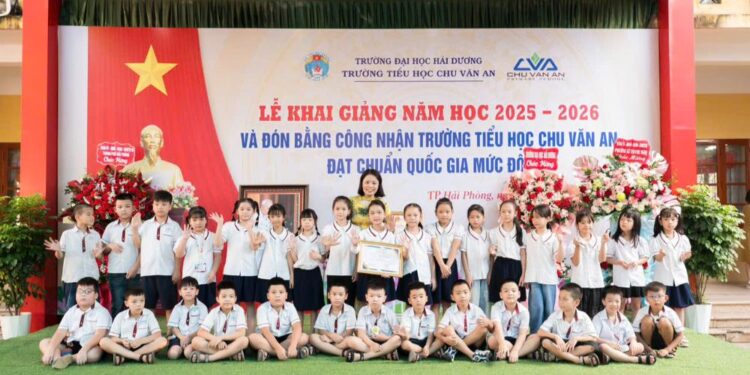 Trường Tiểu học Chu Văn An (Hải Phòng) đạt chuẩn Quốc gia mức độ I- Tỏa sáng gương mặt học sinh tiêu biểu Lê Ngọc Minh Giang