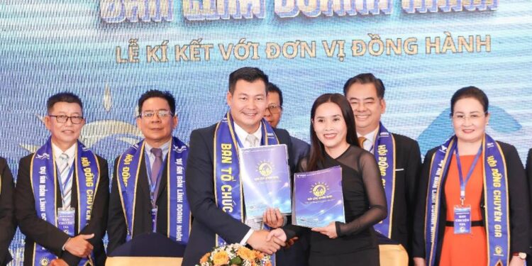 Ký kết chiến lược cùng đối tác – Dự án “Bản lĩnh Doanh nhân” khẳng định sức mạnh thương hiệu cộng đồng