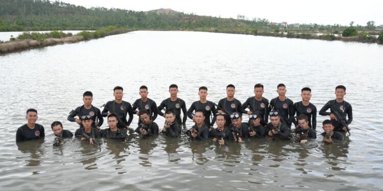 Diệp Lâm Anh bất ngờ xuất hiện “Chiến sĩ quả cảm”, ngưỡng mộ tinh thần xông pha của MONO