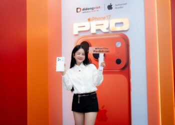 MC Sam, DJ Mie cùng dàn sao Việt ‘đập hộp’ iPhone 17 Pro Max sớm nhất Việt Nam