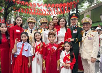 Ba thế hệ Miss World Vietnam hoà giọng cùng dàn nghệ sĩ hát chào mừng Quốc khánh 2/9