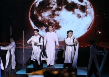 Danh ca Phương Dung ấn tượng với khả năng hát cải lương ngọt ngào của Lê Minh Thuấn