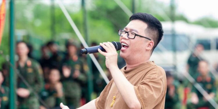 Âm nhạc của Holy Thắng: Những bản hùng ca tiếp lửa cho thế hệ chiến sĩ trẻ