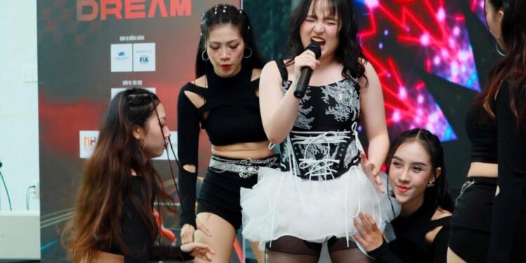 Con gái ca sĩ Trang Nhung – Bích Ngọc ngày càng trưởng thành trong hành trình âm nhạc