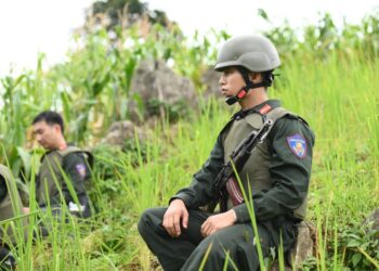 MONO vượt rừng, thâm nhập địa bàn nguy hiểm trong “Chiến sĩ quả cảm”