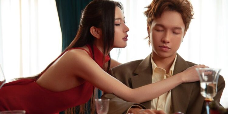 Bích Phương ra mắt MV “Thương” mang đậm ái ngữ, lấy cảm hứng từ chuyện cổ tích