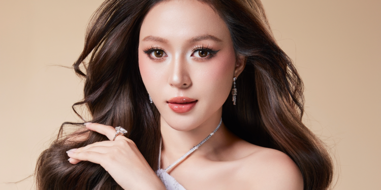 Ý nghĩa đầm dạ hội của Hoa hậu Kiều Duy tại bán kết Miss International 2025   