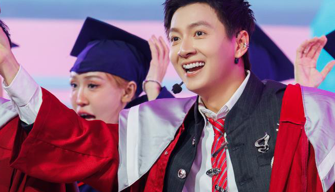 Đội trưởng Ngô Kiến Huy nhường spotlight cho đàn em Vương Bình, Sơn.K