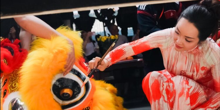 Lễ khai máy “Sức Bật Trái Tim”: Khi Lân Sư Rồng trở thành biểu tượng văn hoá Việt được tôn vinh trên phim điện ảnh!