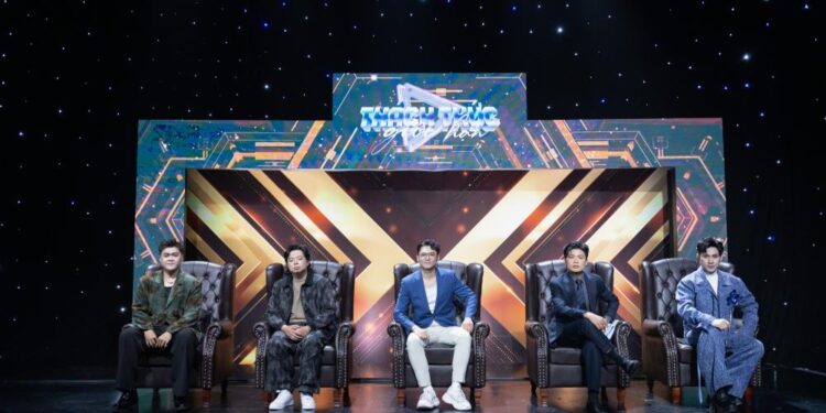 Nghe Hekii hát, nhạc sĩ Nguyễn Văn Chung cảm tưởng nữ ca sĩ như cô tiên nhỏ đi giữa khu vườn hoa