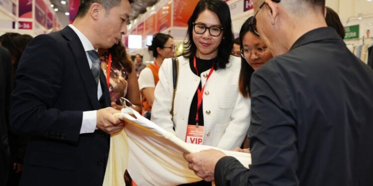 Asia Fashion (Viet Nam) Show 2025:  Nền tảng xúc tiến thương mại quan trọng của ngành thời trang châu Á