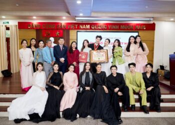 NTK Nguyễn Minh Công tạo nên kỳ tích chưa từng có với 2 lần nhận kỷ lục Việt Nam