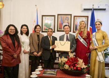 MISS COSMO 2025 YOLINA LINDQUIST và RUNNER-UP CHELSEA FERNANDEZ ghi dấu 10 ngày đầu nhiệm kỳ với media tour và hoạt động cùng SMILE TRAIN