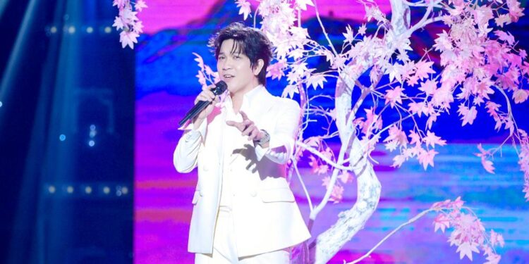 Châu Ngọc Hiếu chào sân Tỏa Sáng Sao Đôi 2026 bằng ca khúc đậm chất tự sự, ẵm trọn điểm 10 của giám khảo Thanh Thảo