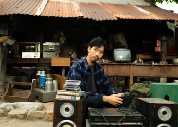 Đen ra mắt Việc Lớn: Vinh danh “công việc” làm cha mẹ, gửi gắm đầy xúc động đến những người con 