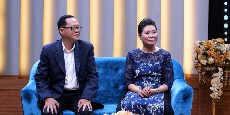 Lấy nhau muộn, người chồng vẫn không ngừng ghen tuông vì quá khứ của vợ