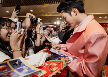 Anh Tú Atus mở màn 2026 năng suất: “phủ sóng” từ show truyền hình đến màn ảnh rộng 