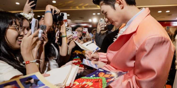 Anh Tú Atus mở màn 2026 năng suất: “phủ sóng” từ show truyền hình đến màn ảnh rộng