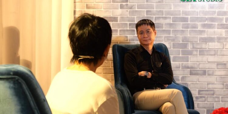 Người Thứ 3: Làm trà xanh từ năm 25 tuổi, người phụ nữ phá hoại hạnh phúc của một người đàn bà khác hơn 30 năm