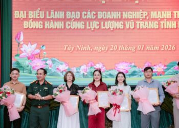 Hoa hậu Hoàng Thanh Nga xúc động trước sự ghi nhận từ Bộ Chỉ huy Quân sự tỉnh Tây Ninh
