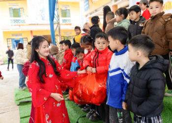 Hoa hậu Nhí Thế giới Phan Thị Minh Châu- Tài năng trẻ “gây sốt” tại xứ Lạng