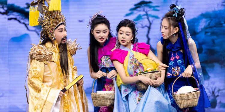 Hoa hậu, á hậu lên sóng chương trình đêm giao thừa