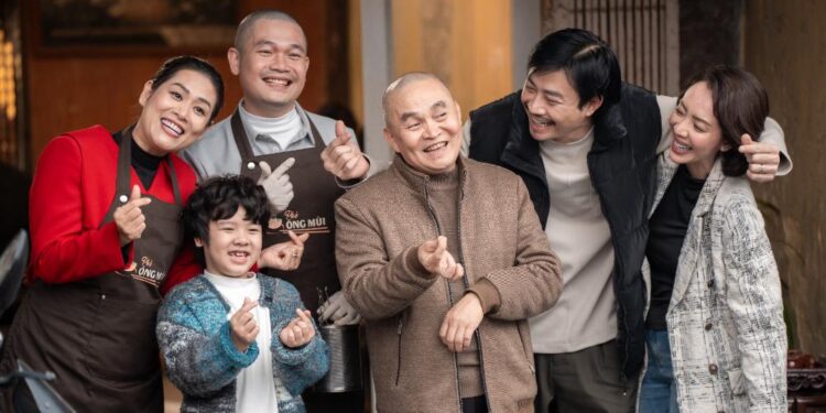 Đạo diễn Minh Beta tâm huyết với văn hóa, cài cắm câu chuyện gia đình Việt nhân văn qua Mùi Phở