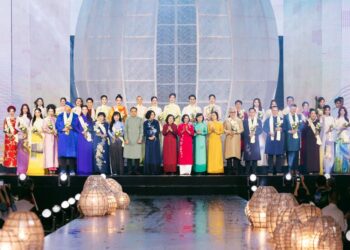 “Thăng Long Hội”, “Châu Ro Cầu Mùa” Tái Xuất Trên Sân Khấu Lễ Hội Áo Dài TP.HCM