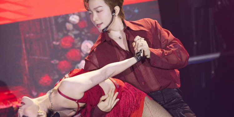 Tăng Phúc làm bạn nhảy “chấn thương” khi khiêu vũ, trao cơ hội cho dàn ca sĩ trẻ tỏa sáng